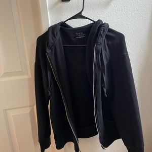 Classic black zip